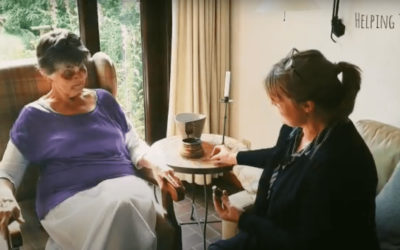 Gabi Brügmann with Antje Krebs for an Aroma Touch hand massage